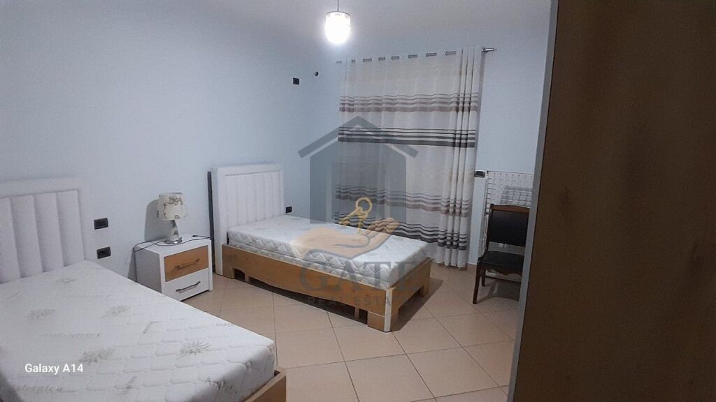 Jepet me qera, Apartament 2+1+2, pranë Kazazit, Durrës