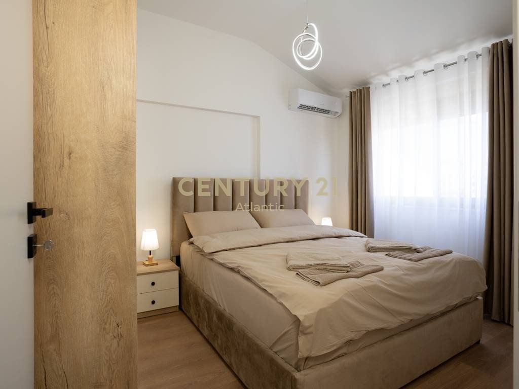Apartament 2+1 me pamje nga Shitje në Golem