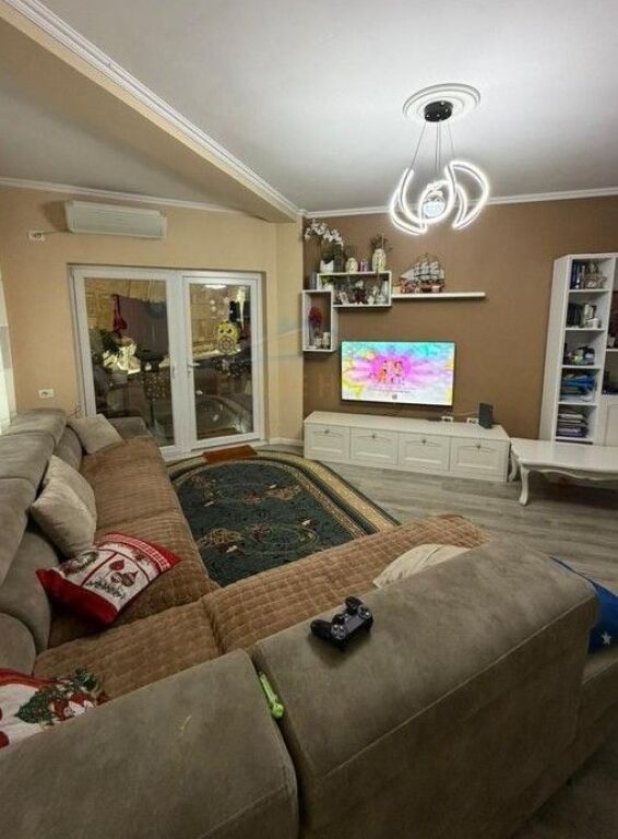 Shitet, Apartament 2+1+2, Liqeni i Thatë,Tiranë