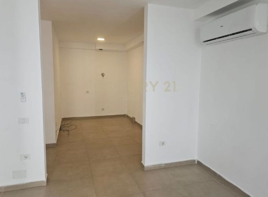 Zyrë 2+1 për qera – hapësirë e gatshme për biznes