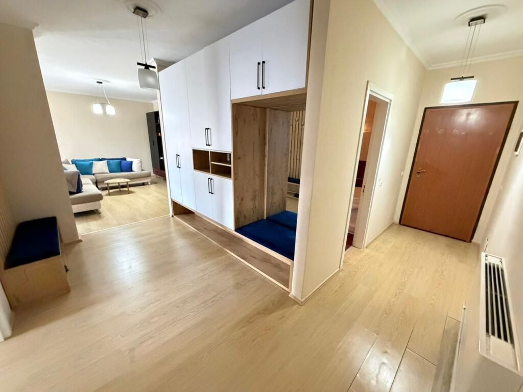 🏡 Jepet me qira 2+1   📍 Rruga Hamdi Sina, pranë Liqeni i Thatë 🌿💶 70,000 lekë/muaj (neto)