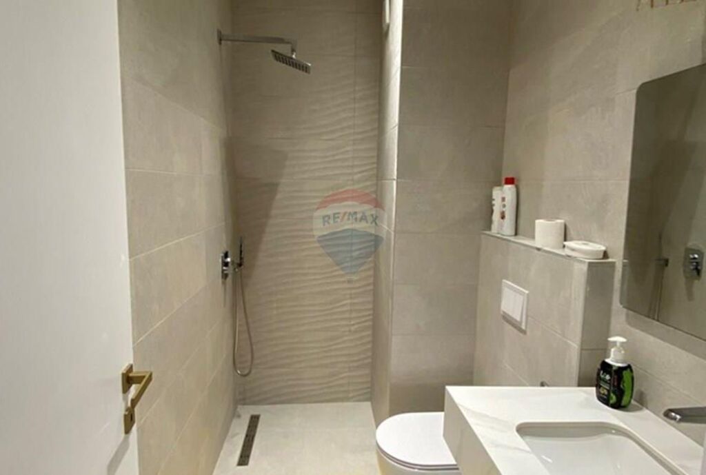 Jepet garsoniere me qira Arlis,Farmacia 10