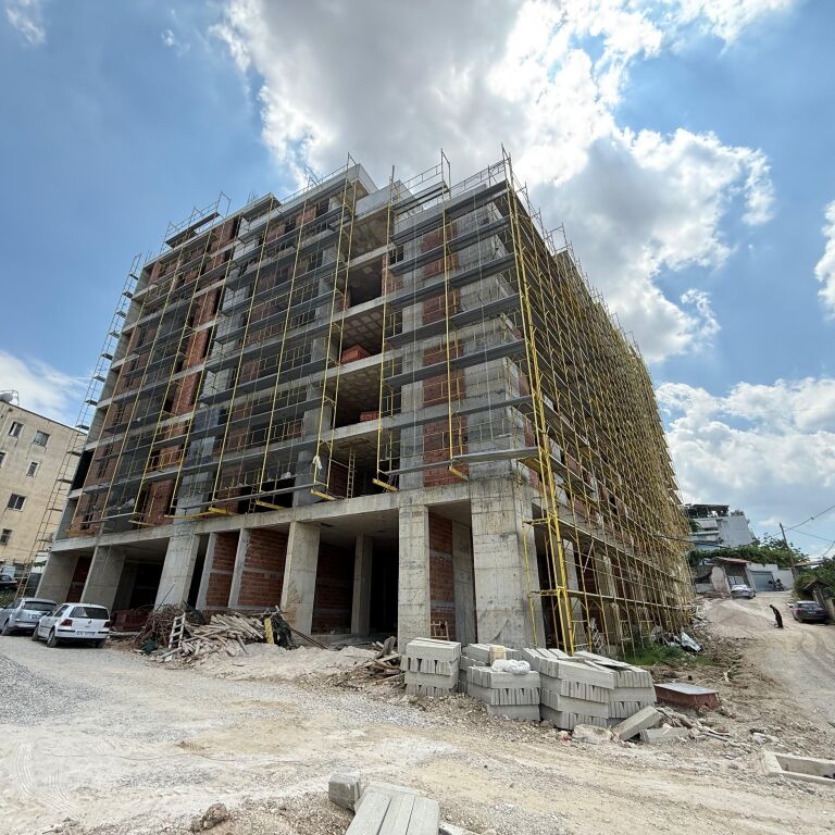 🏡 Shitet Apartament 2+1 – Ali Demi (tek ish Burgu i Grave) ✨