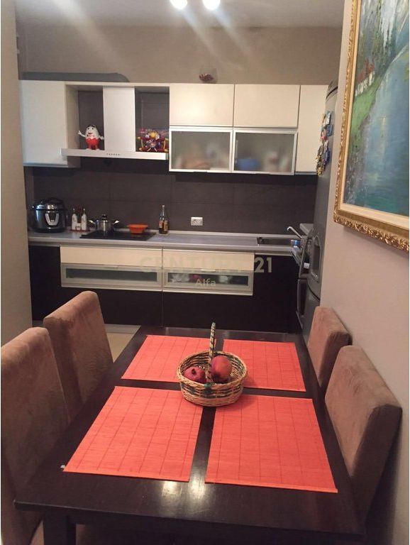 JEPET ME QIRA APARTAMENT 1+1 TEK SHALLVARET