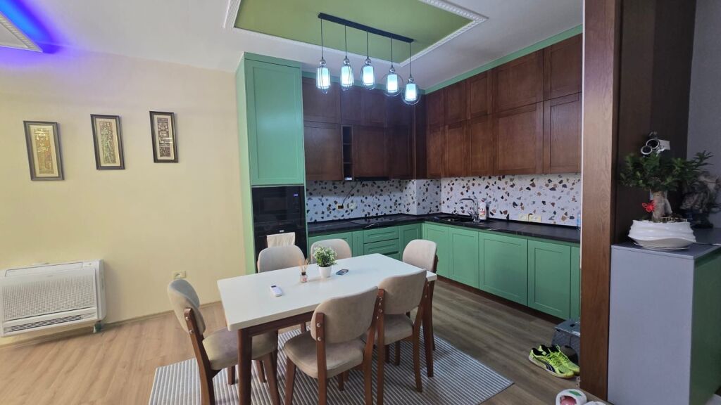 Apartament 2+1+2 me qira , Liqeni I Thate