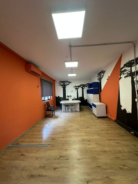 🏢 Ambient Zyre me Qira (Pjesë Vile) – Bllok, pranë Juvenilja