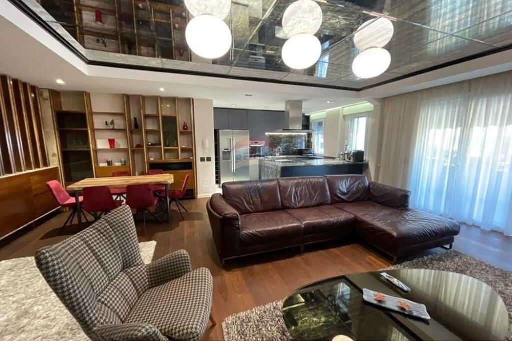 APPARTAMENTO DI LUSSO 2+1+2 CON 2 POSTI AUTO