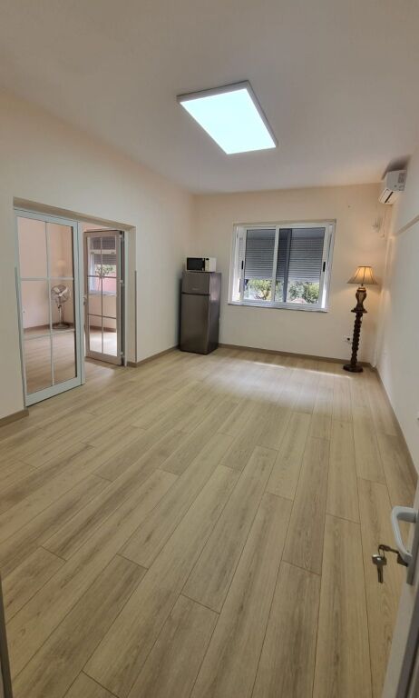 Premises for rent for business at Kafe Flora