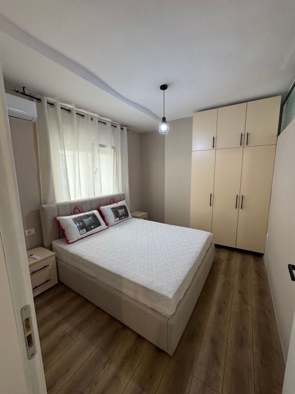 Apartament me qera 2+1 mbrapa Concord,Rruga 5 Maj