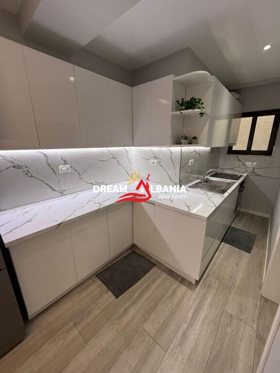 Appartamento 2+1 in vendita – Zona 21 Dhjetori, Vicino all'Hotel Mondial (ID 41212188)