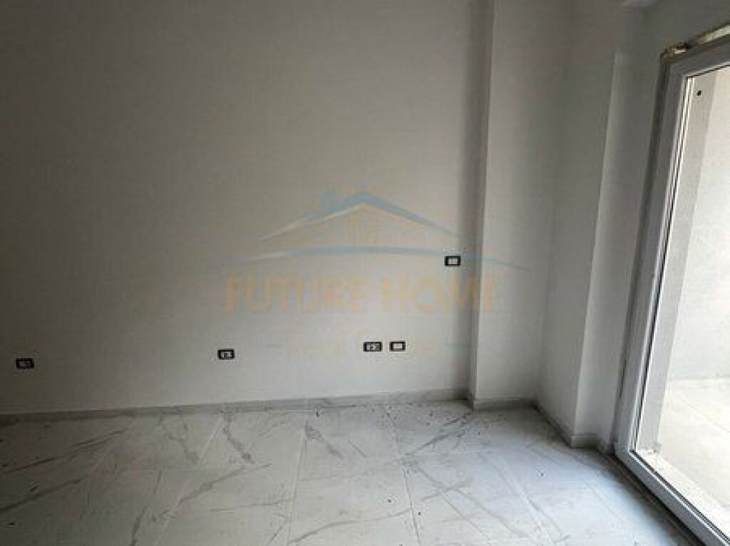 Shitet, Apartament 1+1, Univers City