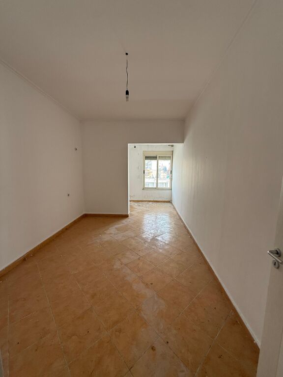 2 apartamente per shitje cmim okazion 1050€/m2 i diskutueshem