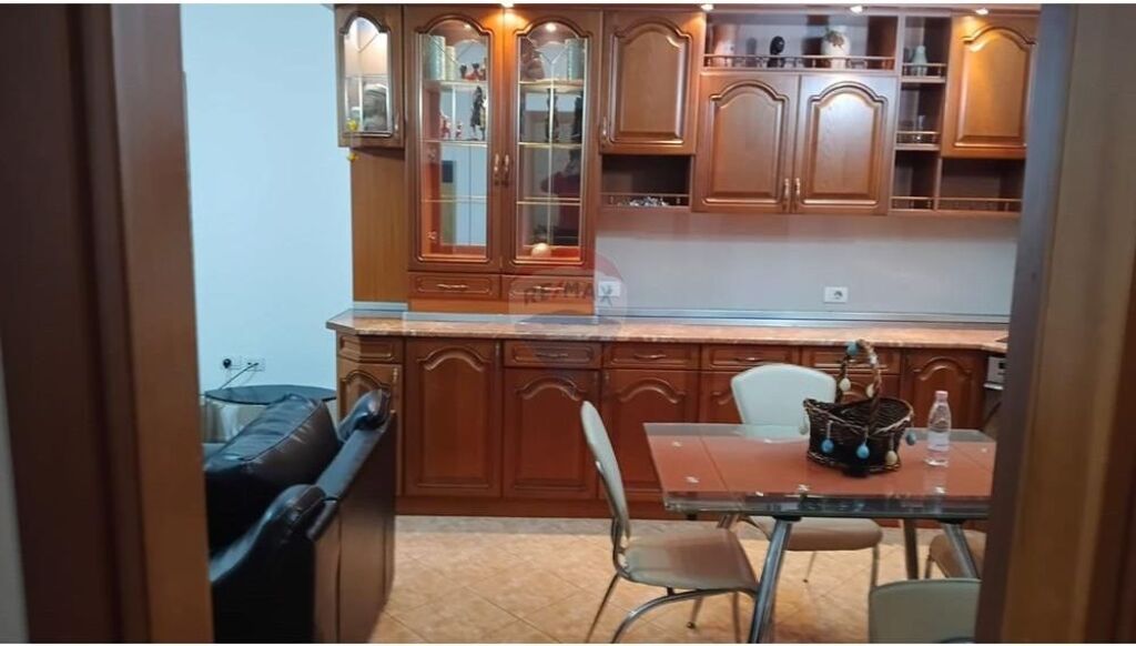 Appartamento in affitto – Zogu i Zi, Tirana