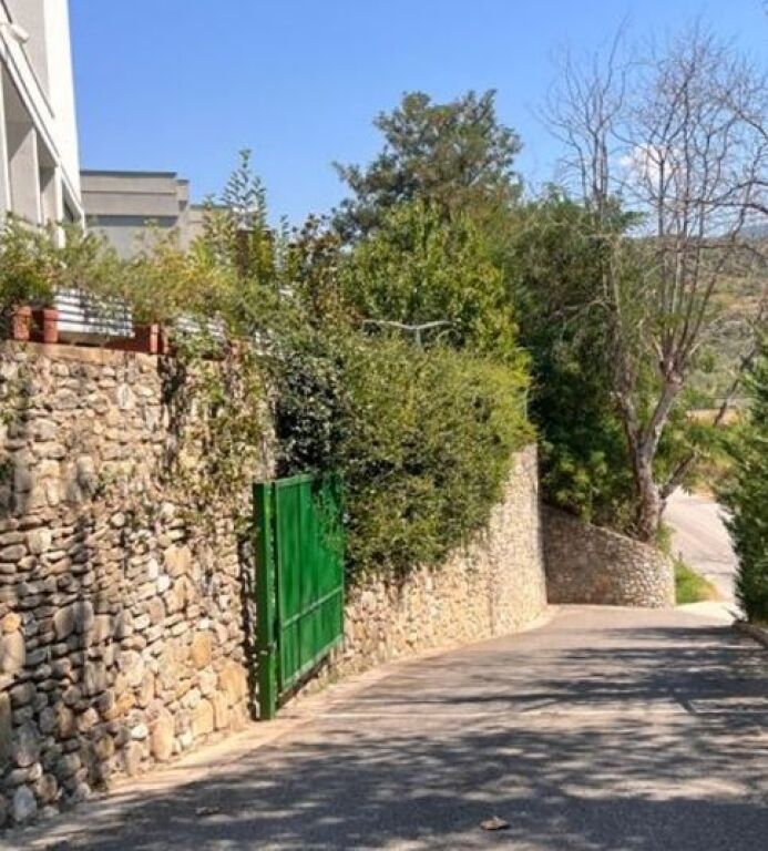 Shitet vilë – rezidencë e qetë dhe e sigurtë