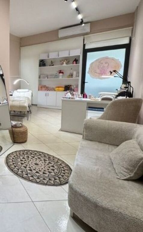 Shitet biznes estetike – vend strategjik me frekuentim të lartë