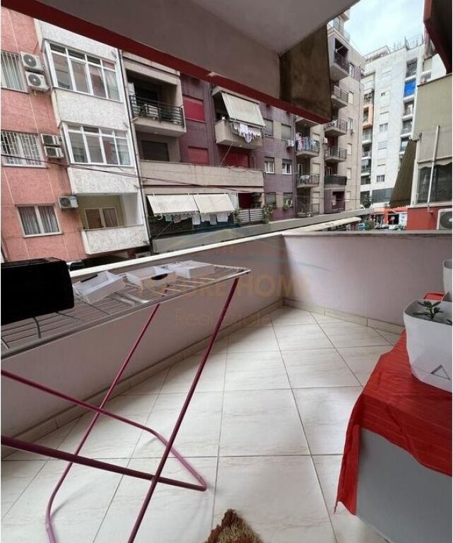 Shitet, Apartament 2+1+2+Post Parkimi, Unaza e Re, Tiranë