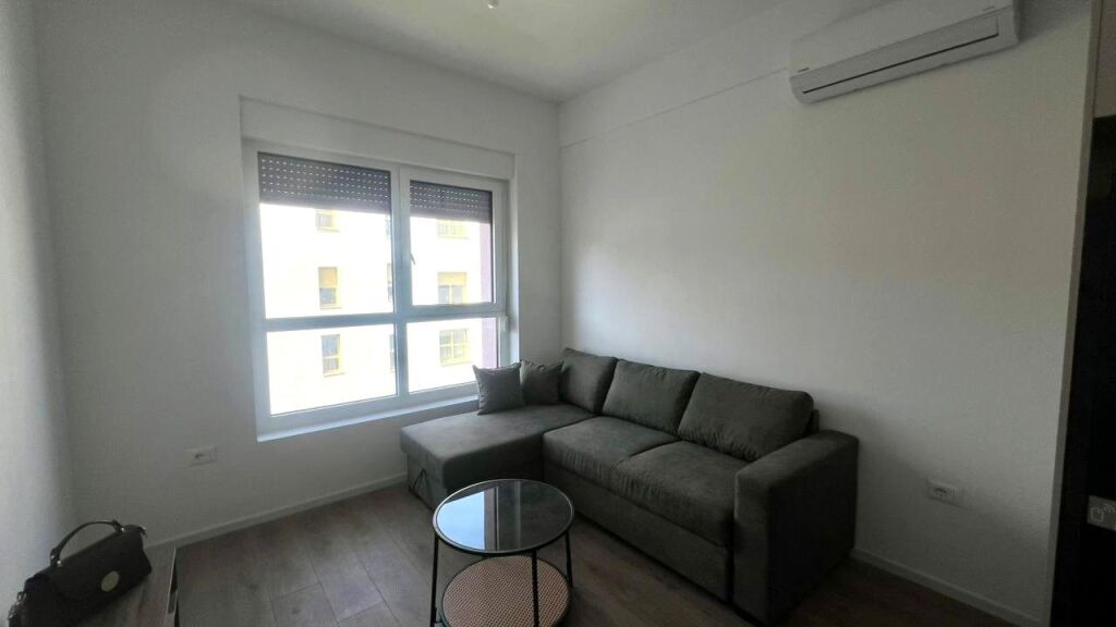 Me Qera: 1+1 (60m²)📍Ali Dem - Res. Kadiu, Mangalem 21 || 43,000 Lek/Muaj - Kt.6 || E Pabanuar me Pare✨️