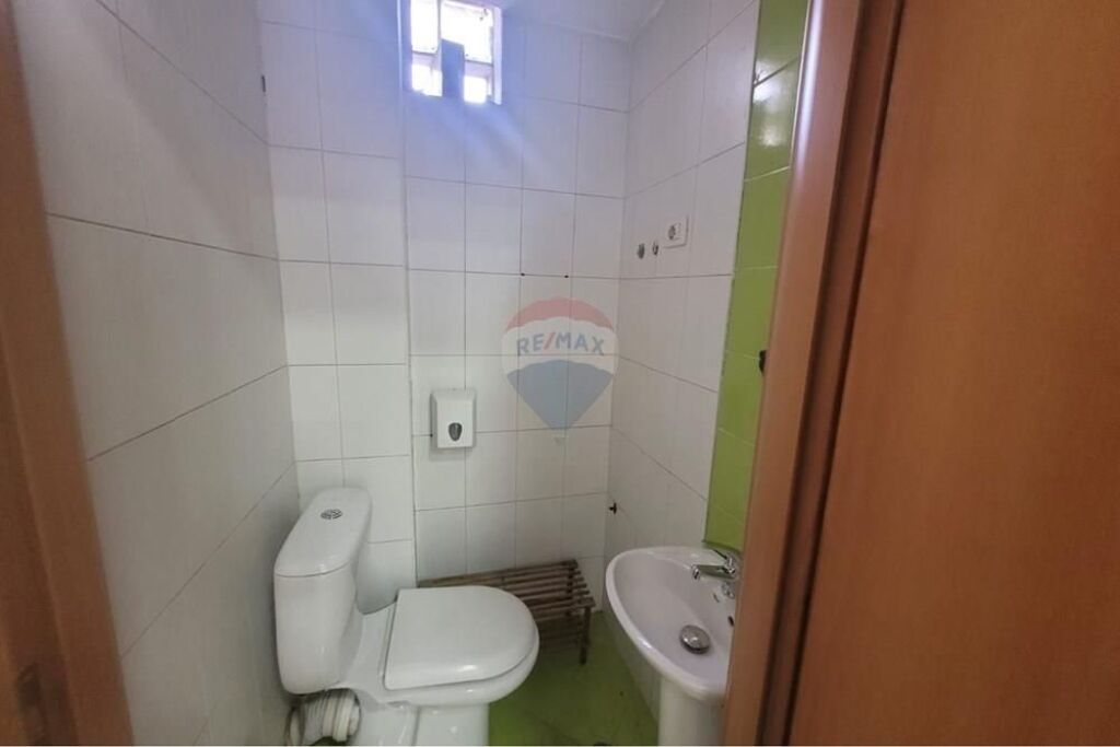 Zyrë - Për Qira - Myslym Shyri, Tiranë