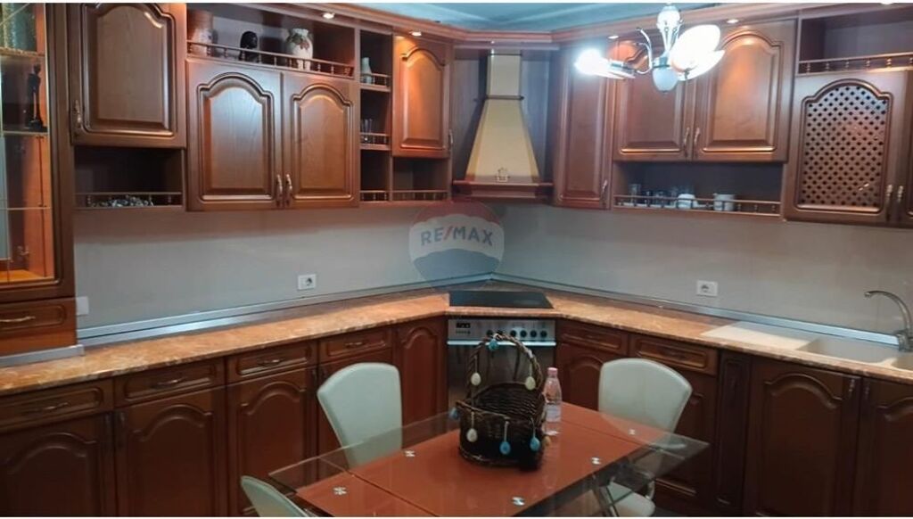 Apartament - Për Qira - Zogu I Zi, Tiranë