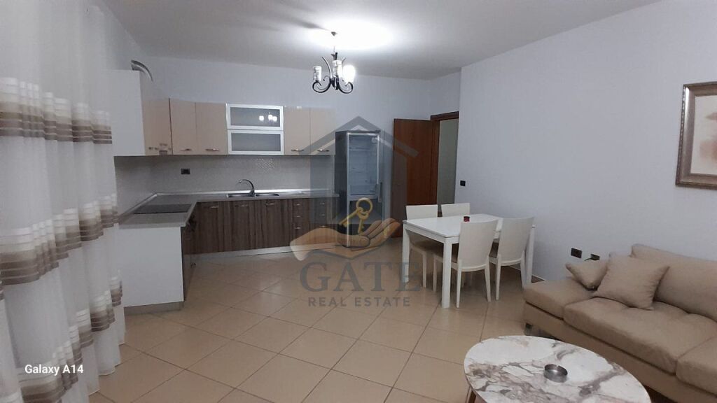 Jepet me qera, Apartament 2+1+2, pranë Kazazit, Durrës