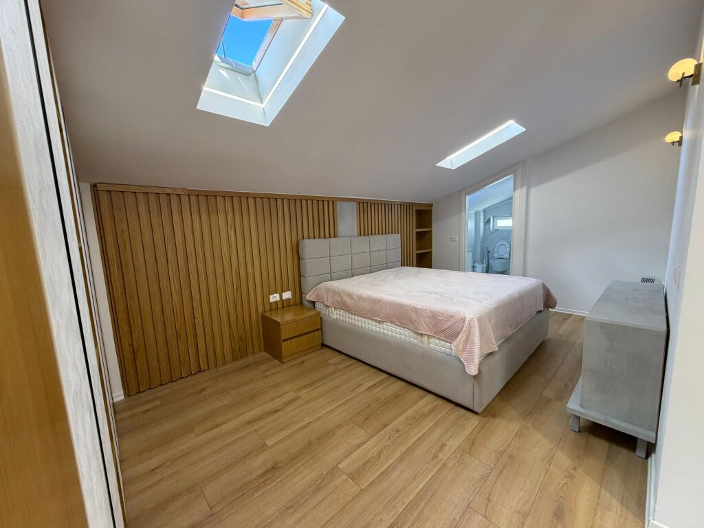 Penthouse me qera 3+1+2+3 parking Teg