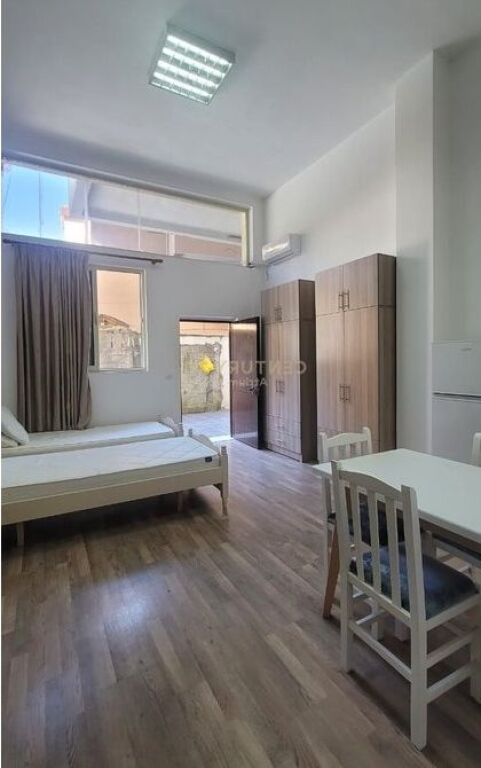 Garsoniere me qira , Brryli