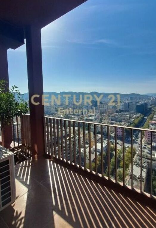 Ufficio in affitto + Posto auto in Via Kavaja, Garden Building