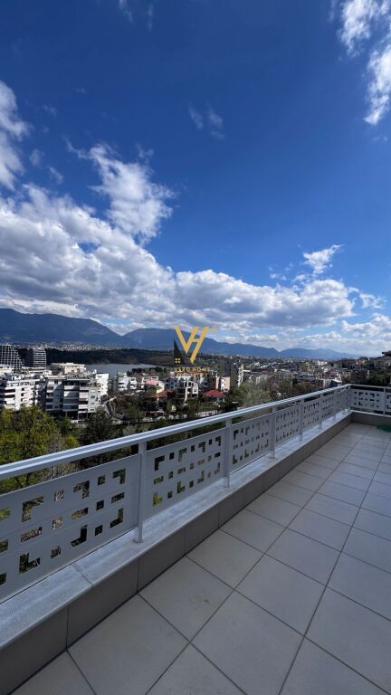 JEPET APARTAMENT 2+1+2+BLK TE KOPSHTI BOTANIK 2.000 EURO