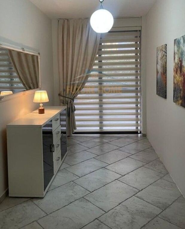 Affitto, Appartamento 2+1, Via Qemal Stafa, Tirana.