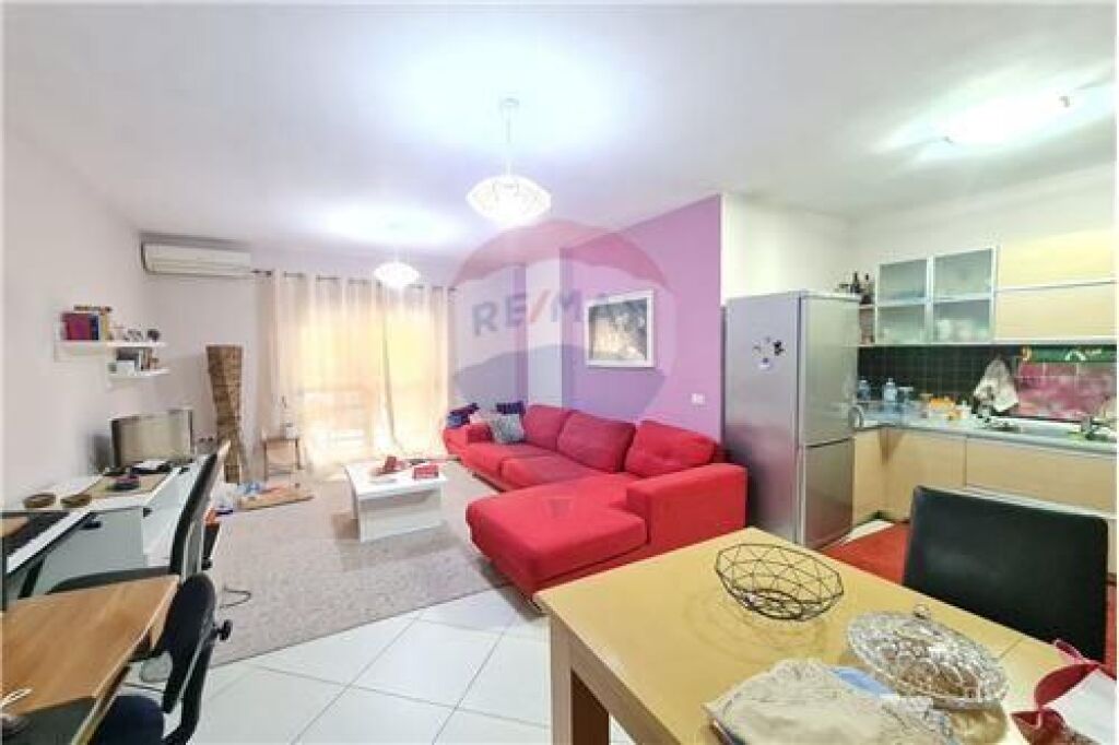 Apartament 2+1+2 per per shitje rrugen Margarita Tutulani