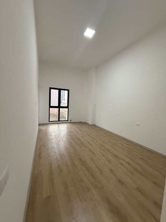 AFFITTASI APPARTAMENTO 2+1 (PER UFFICI)