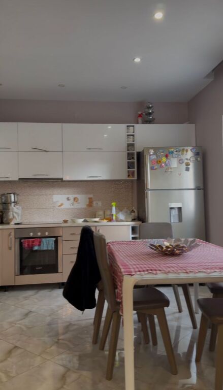 Apartament - Për Shitje - Komuna e Parisit, Tiranë(ID: 530581007-176)