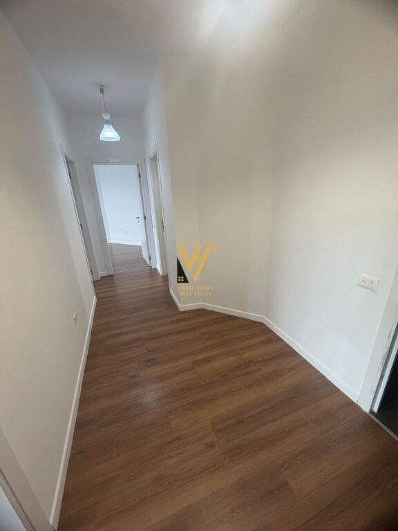 JEPET ZYRE 122 M2 ME QERA TE KOM.ARLIS, RR.DIBRES 60.000 LEKE