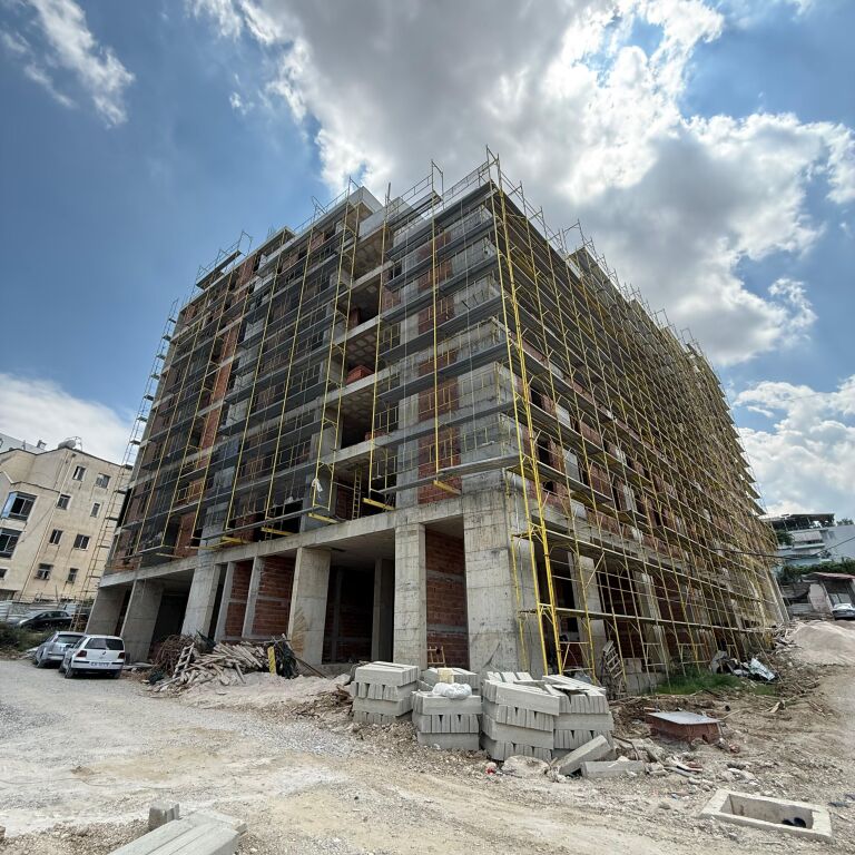 🏡 Shitet Apartament 2+1 – Ali Demi (tek ish Burgu i Grave) ✨