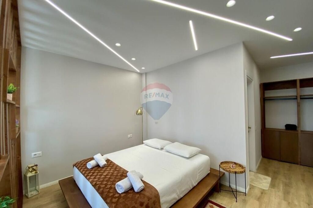 Jepet garsoniere me qira Arlis,Farmacia 10