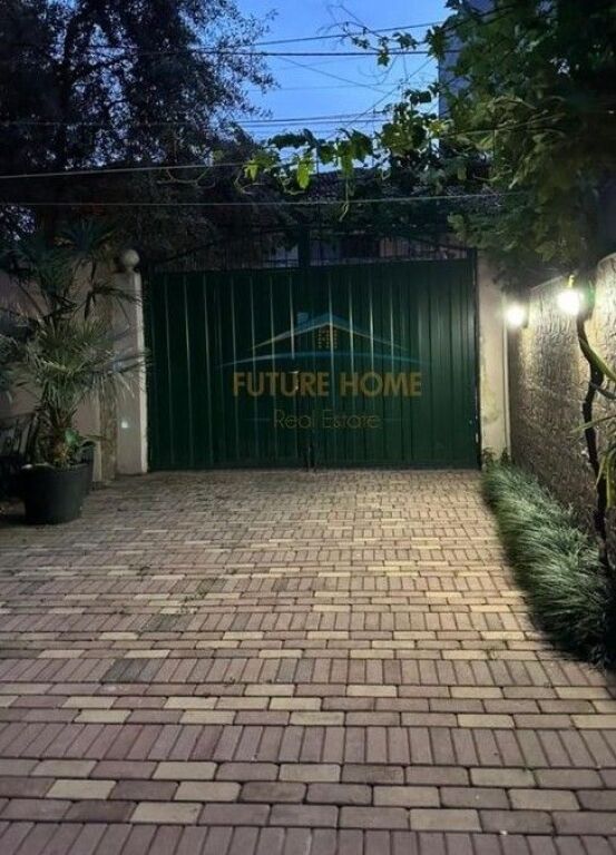 Affitto, Appartamento 2+1, Via Qemal Stafa, Tirana.