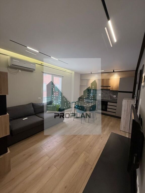 🏠JEPET ME QIRA Apartament 1+1 tek Xhamia e Selitë