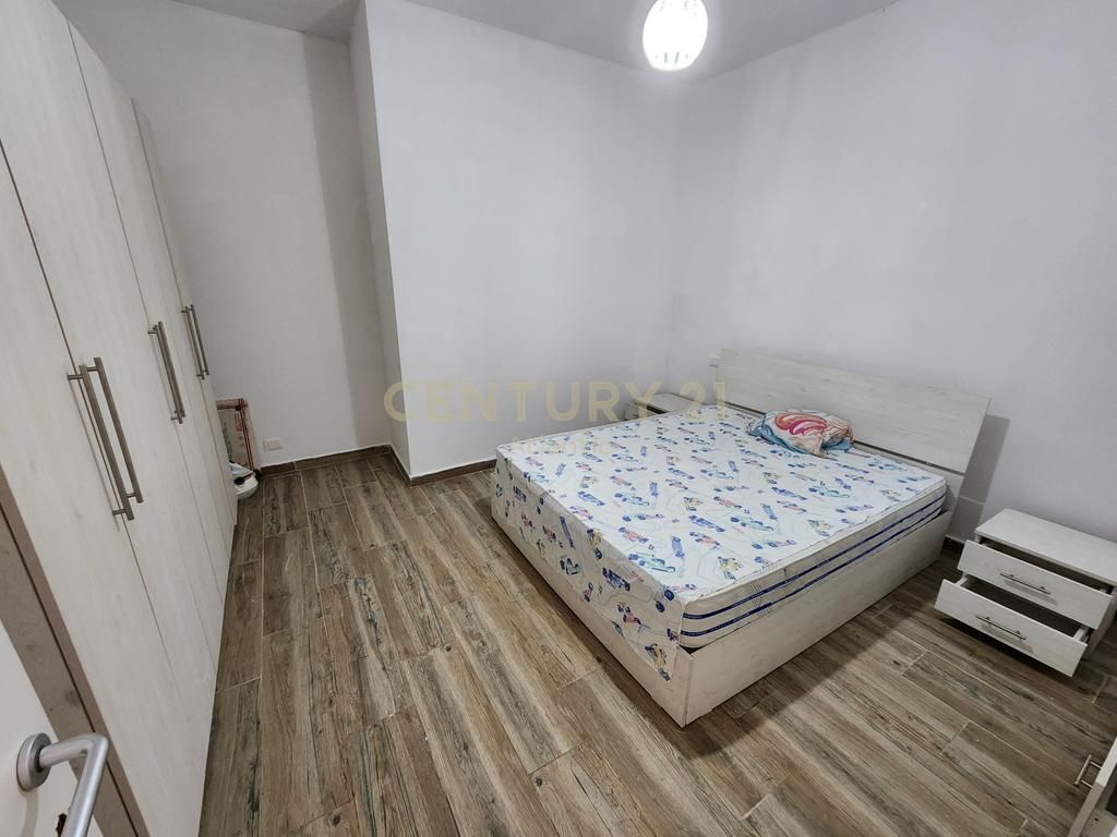SHITET APARTAMENT 1+1 NE QENDER PRANE MUZEUMIT DURRES!