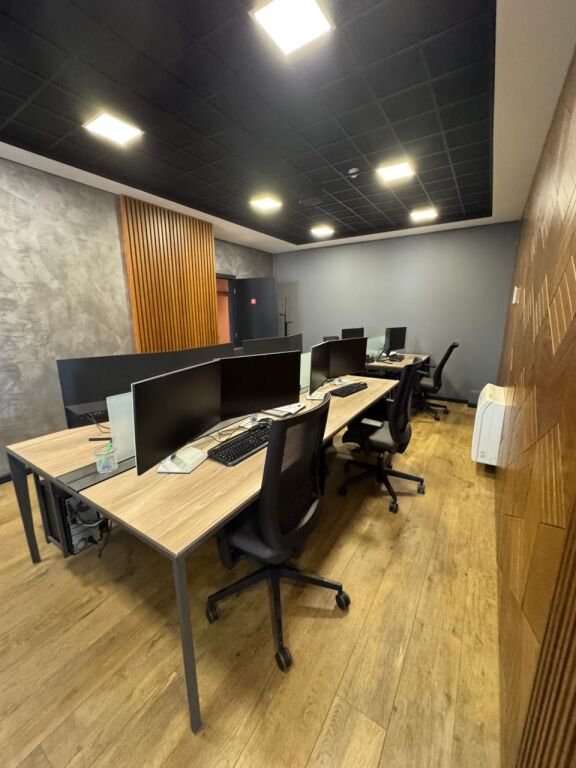 ZYRE PER SHITJE NE BLLOK