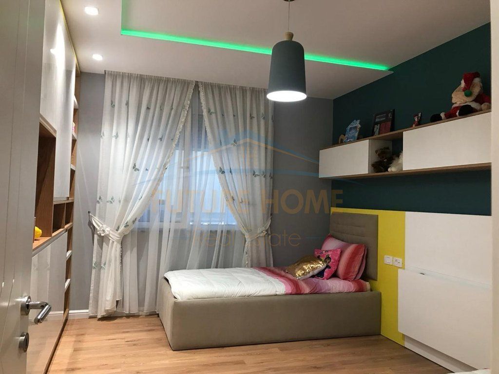 Qira, Apartament 2+1+2, Libri Universitar, Tiranë
