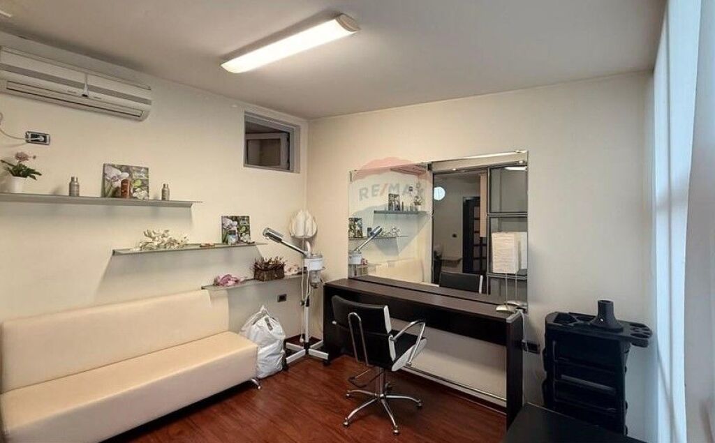 Ambjent per qira - Ish Ekspozita ID: 530261084-48