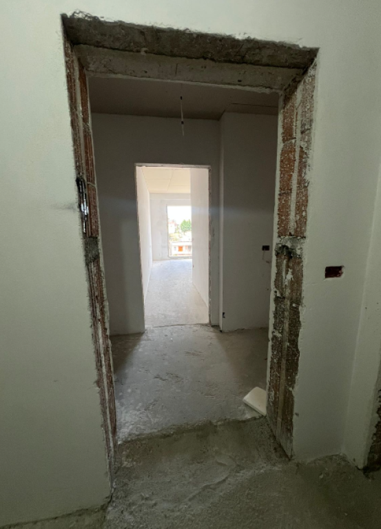 🏡 Shitet Apartament 2+1+2 – pranë Rrethit të Klanit