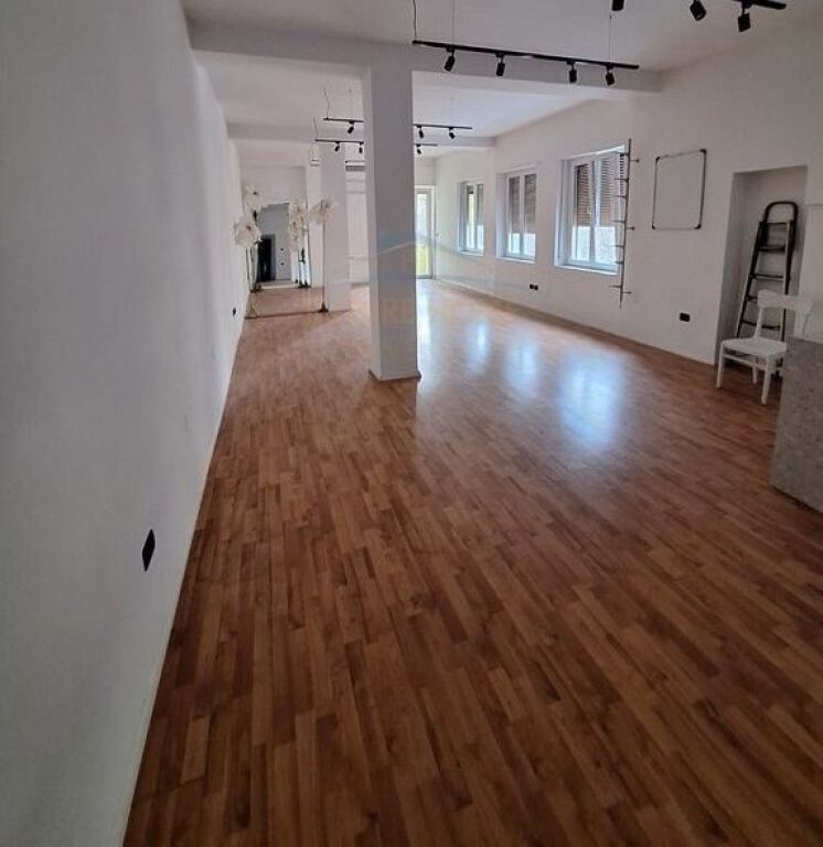 Affitto, Locale per Uffici, Blloku.