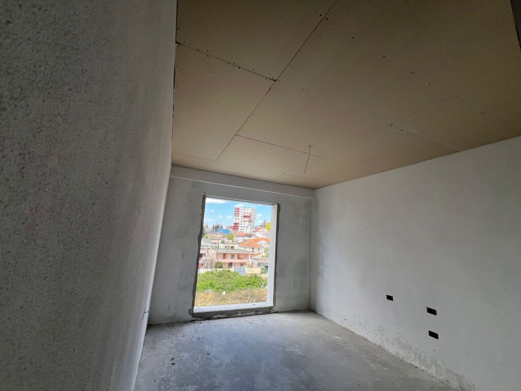 Shitet Apartament 2+1+2  | Pranë Rrethit të Klanit, Tiranë