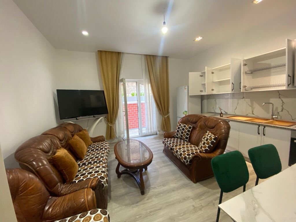 Apartament 2+1 per qira ne Astir !