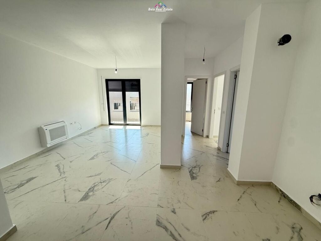 Zyre Me Qera 2+1 Tek Stacioni i Trenit (ID BZ2889) Tirane