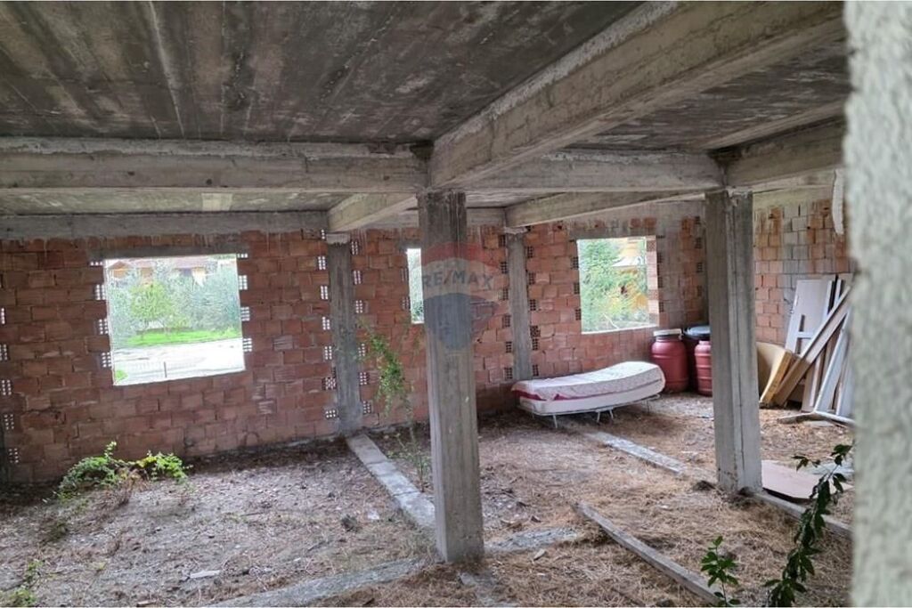 Shtepi private ne shitje , Orikum