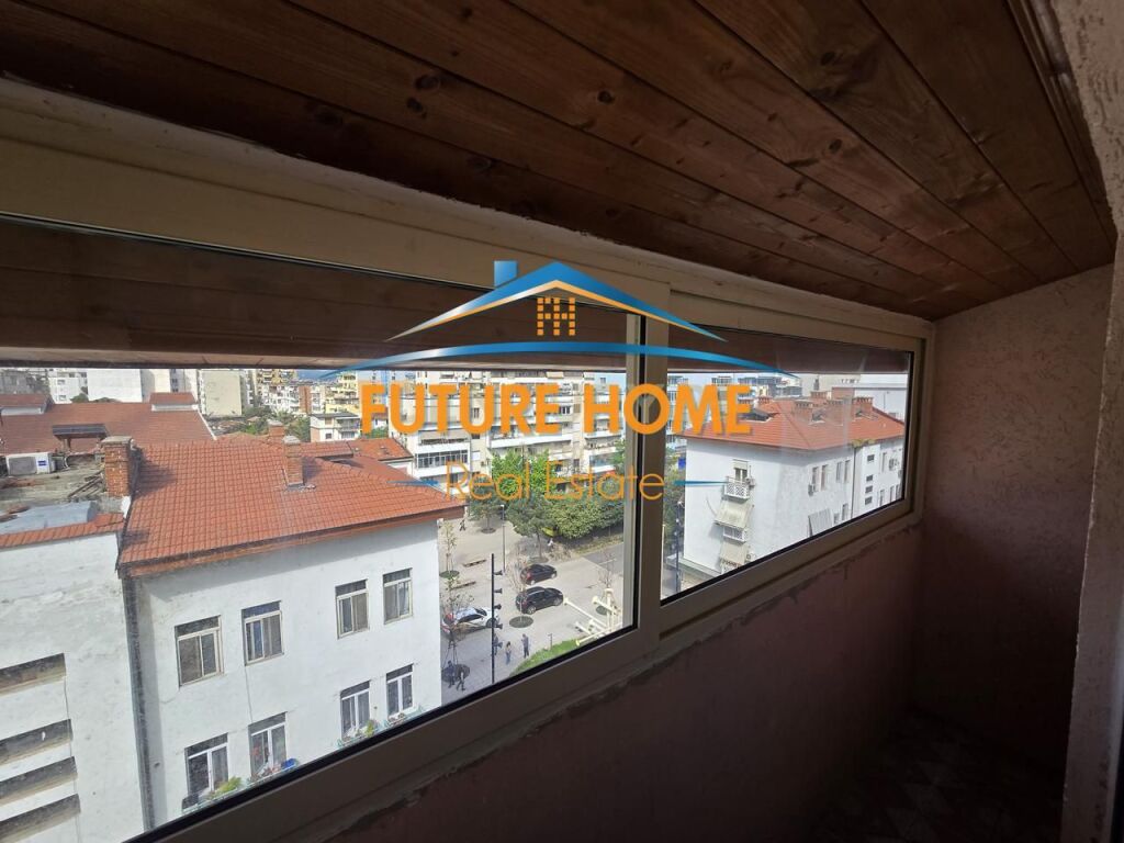 Tirane, shitet apartament 2+1+Ballkon Kati 4, 62 m² 160.000 € (Bulevardi Zogu I , Tirane)