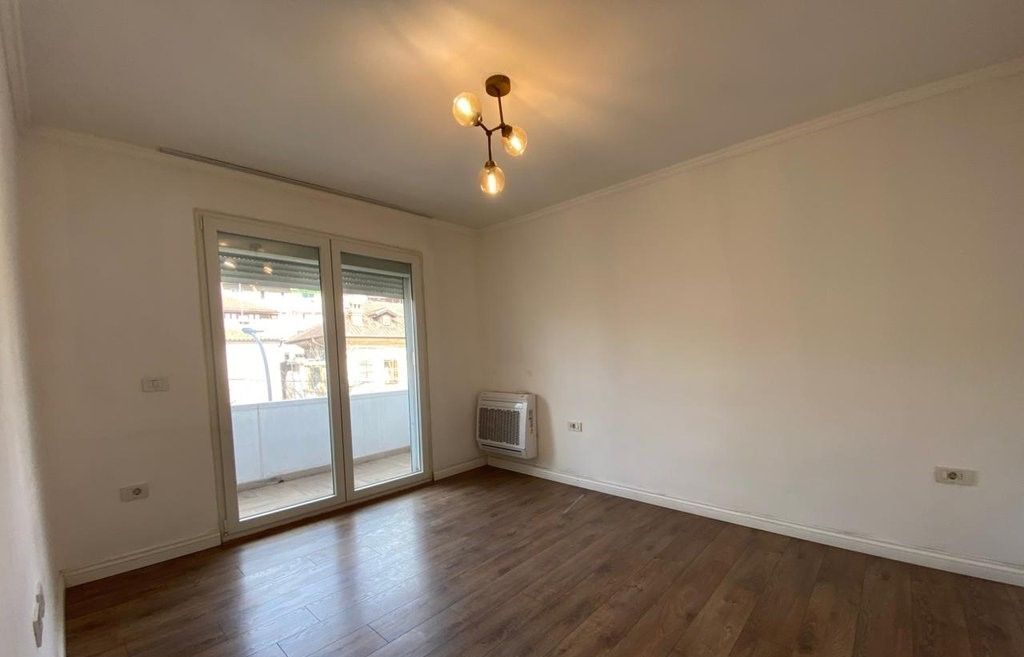 Ufficio 2+1+Parcheggio in affitto presso Garden Buildin