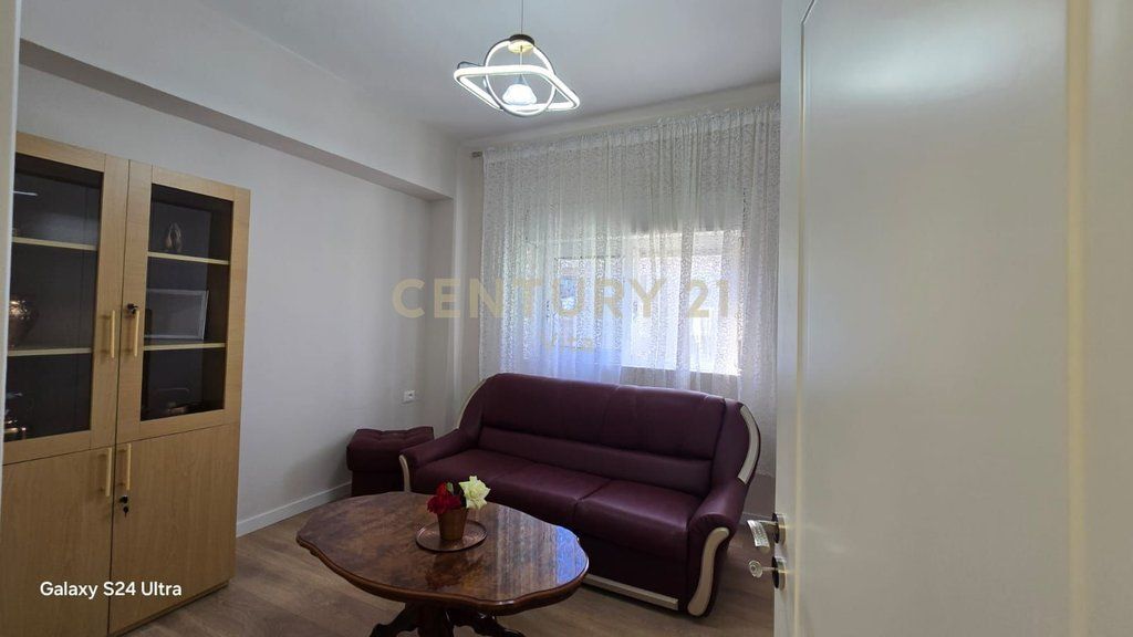 Apartament 2+1 me Qira pranë Muzeumit, Durres !